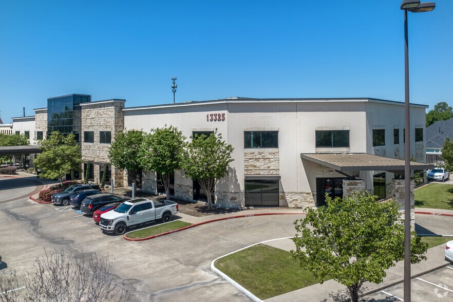 More Photos Of 13325 Hargrave, Houston Medical For Lease