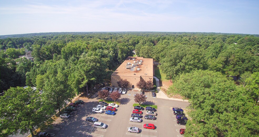 More Photos Of 2727 Enterprise Pky, Richmond Office Residential For Lease