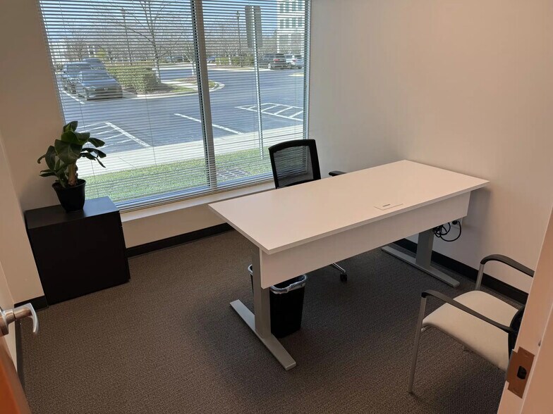 More Photos Of 8045 Arco Corporate Dr, Raleigh Office For Lease