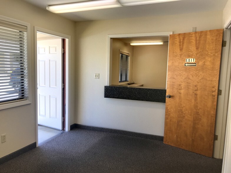 More Photos Of 901 Sunset Dr, Hollister Medical For Lease