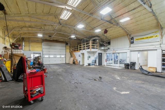 More Photos Of 17620 Chicago Ave, Lansing Service For Lease
