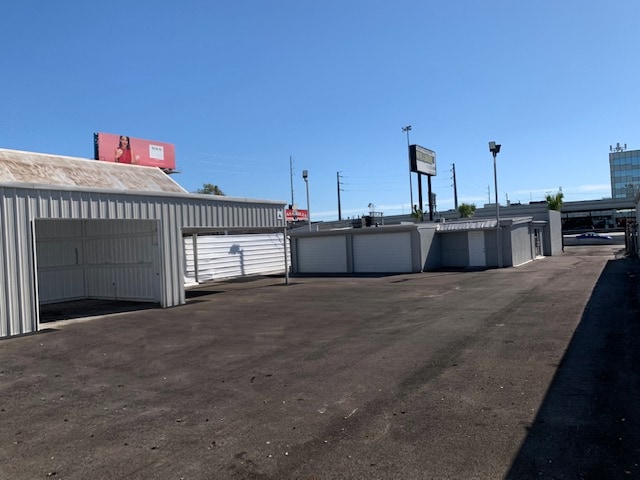 More Photos Of 5818 Southwest Fwy, Houston Showroom For Lease