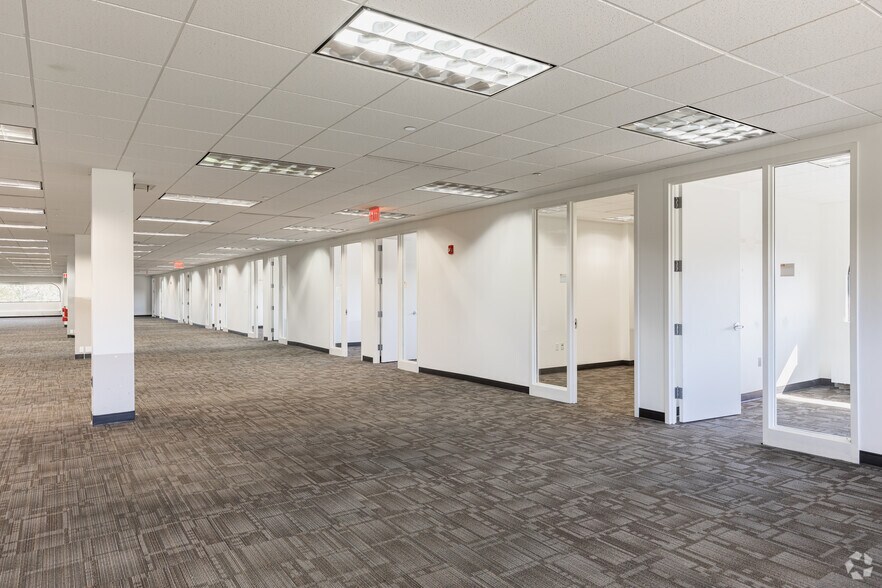 More Photos Of 7 Becker Farm Rd, Roseland Office For Lease