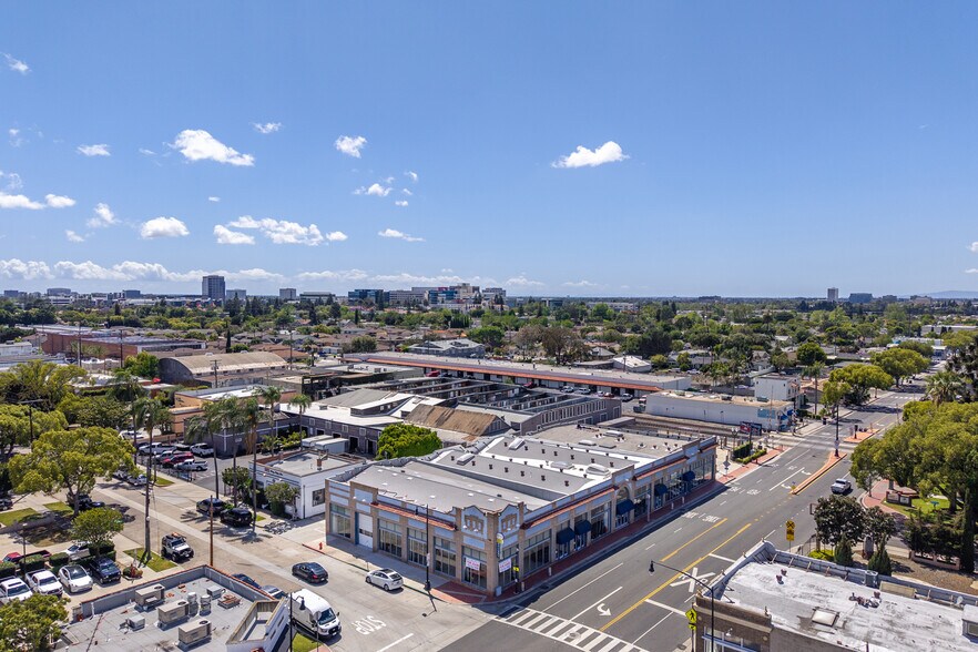 More Photos Of 402 W Chapman Ave, Orange Storefront For Lease