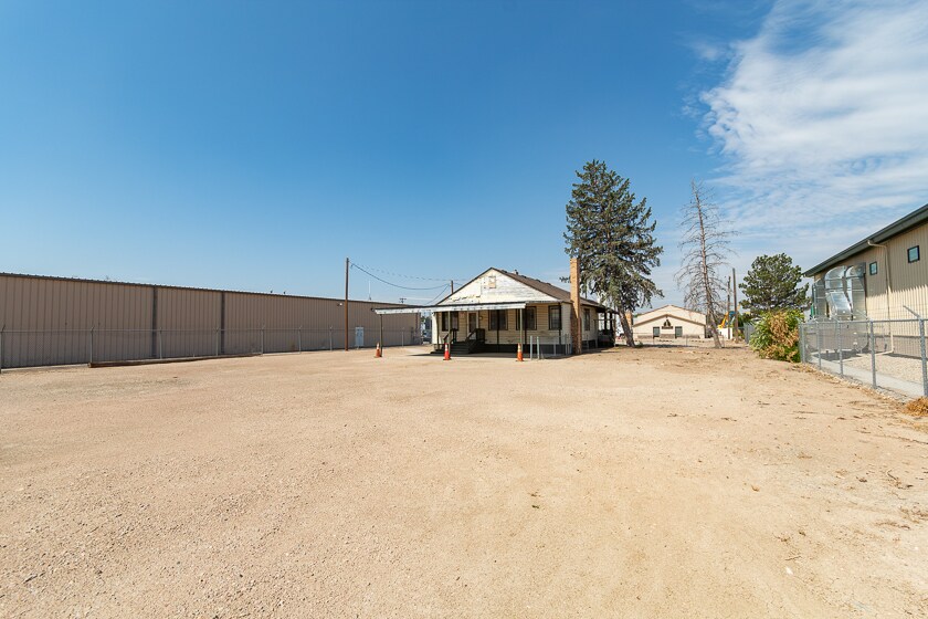 More Photos Of 1712 1st Ave, Greeley Warehouse For Lease