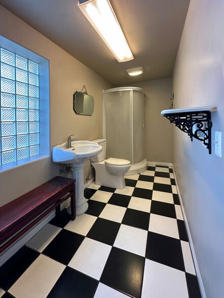 More Photos Of 915 S Alta Vista Ave, Monrovia Light Manufacturing For Sale