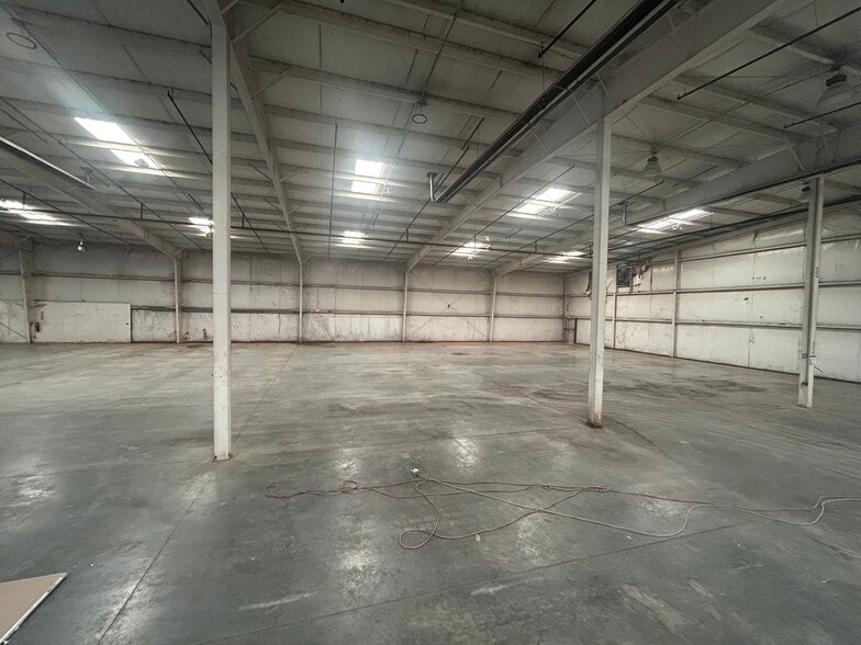 More Photos Of 2520 Eatonton St, Charlotte Warehouse For Lease