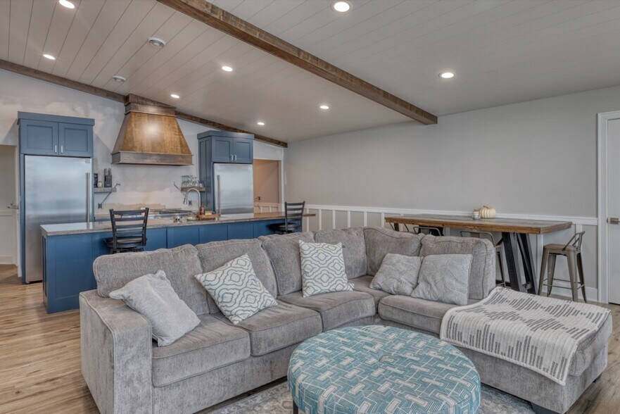 More Photos Of 7440 N Pats Landing Rd, Hayward Restaurant For Sale