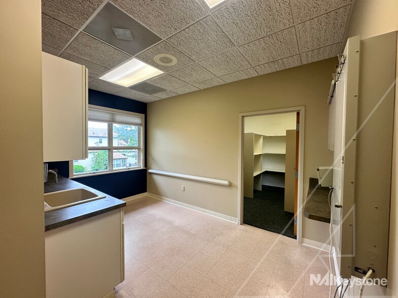 More Photos Of 2201 Ridgewood Rd, Wyomissing Medical For Sale