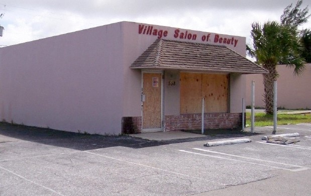 Primary Photo Of 558 E Gateway Blvd, Boynton Beach Freestanding For Sale