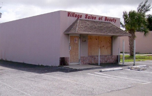 Primary Photo Of 558 E Gateway Blvd, Boynton Beach Freestanding For Sale