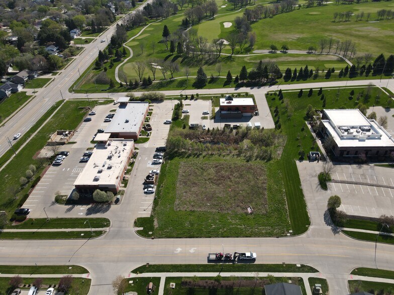 More Photos Of 1845 90th St, West Des Moines General Retail For Lease