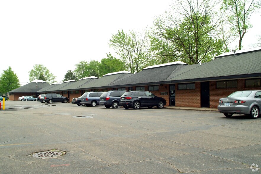 More Photos Of 25400-25430 Goddard Rd, Taylor Medical For Sale