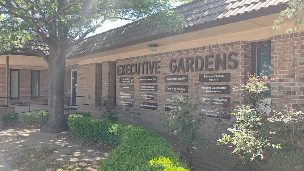 More Photos Of 3311-3313 81st St, Lubbock Medical For Lease