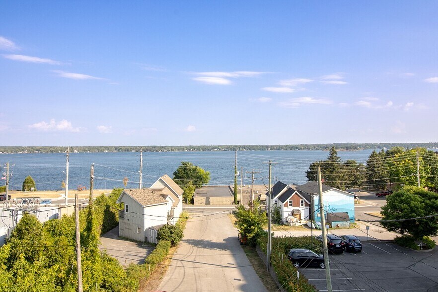 More Photos Of 27 King St E, Brockville General Retail For Sale