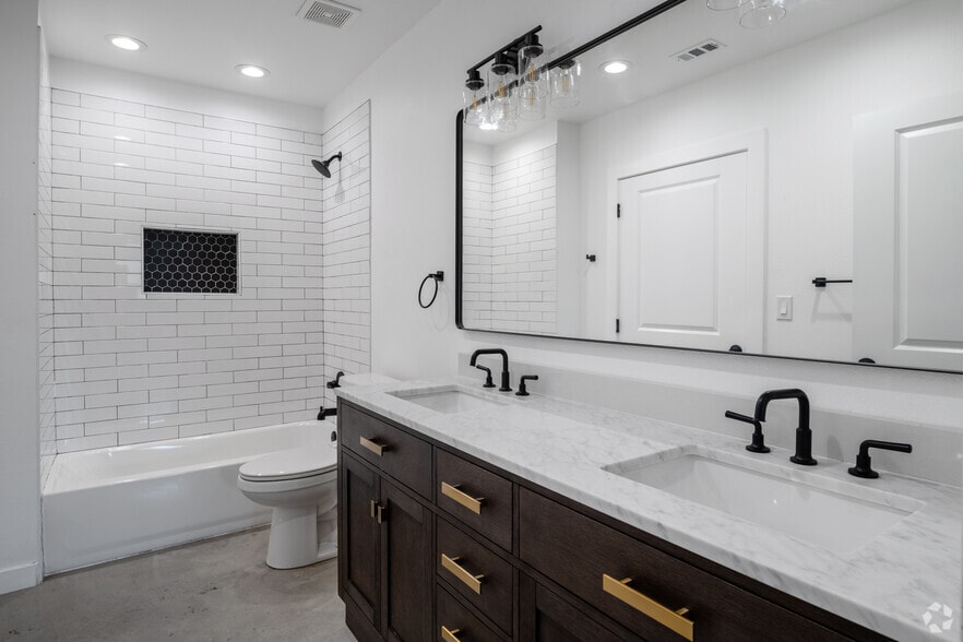 More Photos Of 7501 SH 71, Spicewood Unknown For Lease