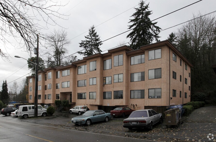 More Photos Of 10505 24th Ave NE, Seattle Apartments For Sale