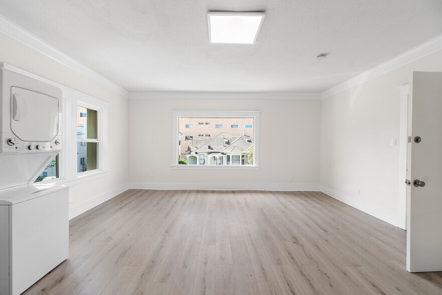 More Photos Of 323 W 4th St, Long Beach Apartments For Sale