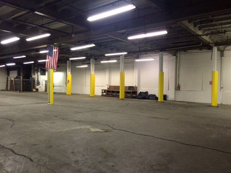 More Photos Of 73 Bridge St, Newburgh Warehouse For Lease