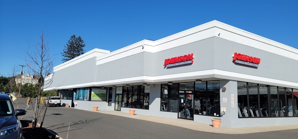 More Photos Of 720-748 Morris Tpke, Short Hills Unknown For Lease