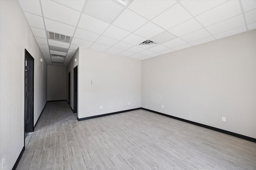 More Photos Of 22215 Mueschke Rd, Tomball Unknown For Lease