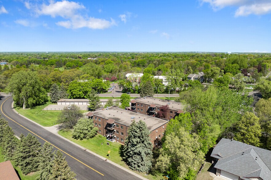 More Photos Of 2050 7th Ave E, North Saint Paul Apartments For Sale