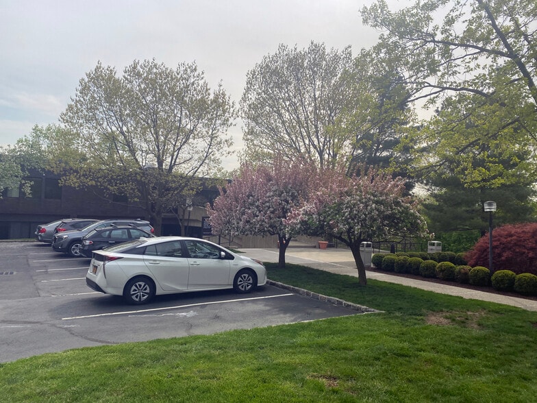 More Photos Of 503 Grasslands Rd, Valhalla Office For Lease