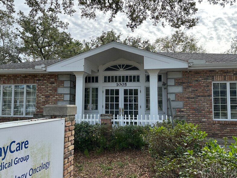 More Photos Of 1005 Pinellas St, Clearwater Medical For Lease