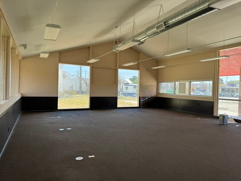 More Photos Of 2805 Vineyard Ave, Oxnard Freestanding For Sale