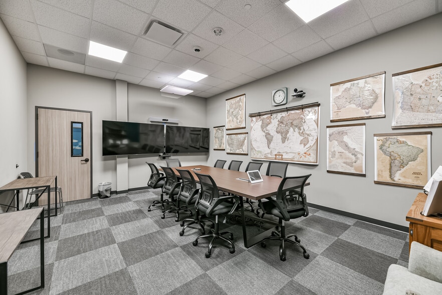 More Photos Of 1222 W Main St, Tomball Religious Facility For Sale