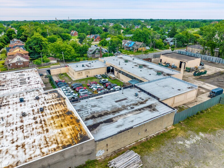 More Photos Of 7075 Lyndon St, Detroit Warehouse For Sale