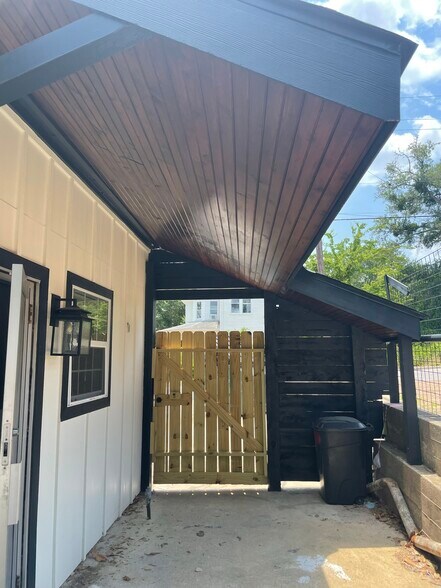 More Photos Of 1330 Avenue N, Huntsville Light Distribution For Lease