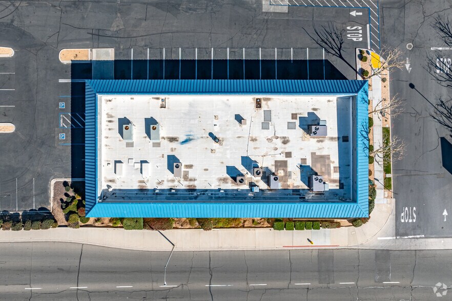 More Photos Of 17080 Bear Valley Rd, Victorville Storefront For Sale