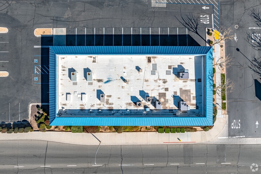 More Photos Of 17080 Bear Valley Rd, Victorville Storefront For Sale