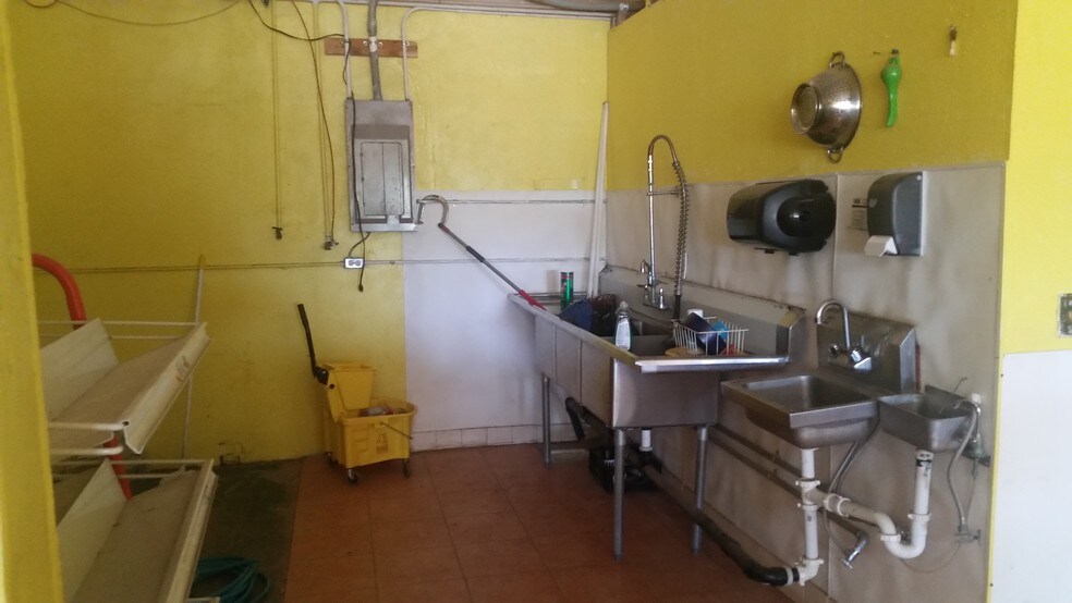 More Photos Of 14514 Excelsior Ave, Hanford General Retail For Sale