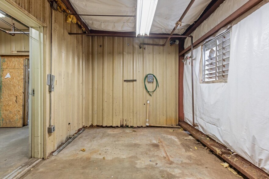 More Photos Of 1811-1813 Old Estill Springs Rd, Tullahoma Warehouse For Sale