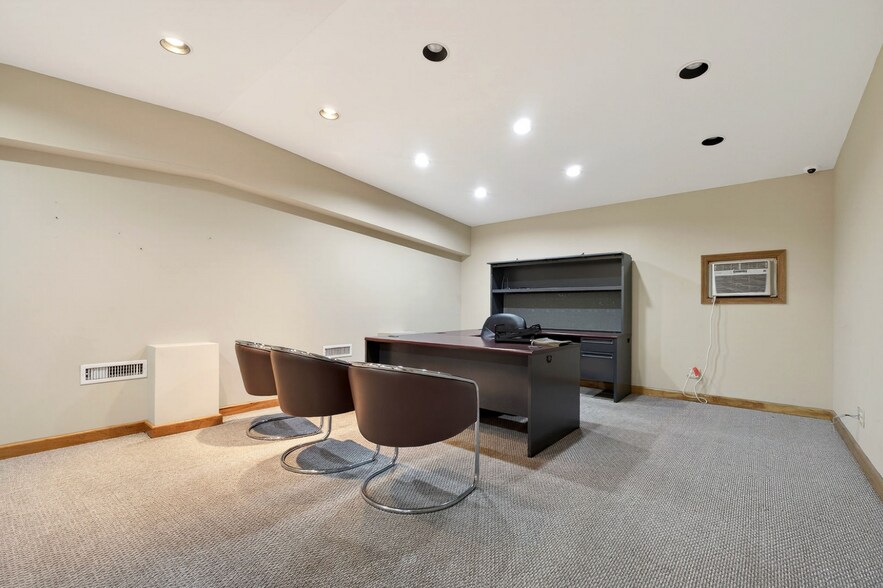 More Photos Of 350 5th S ave, Baxter Industrial For Lease