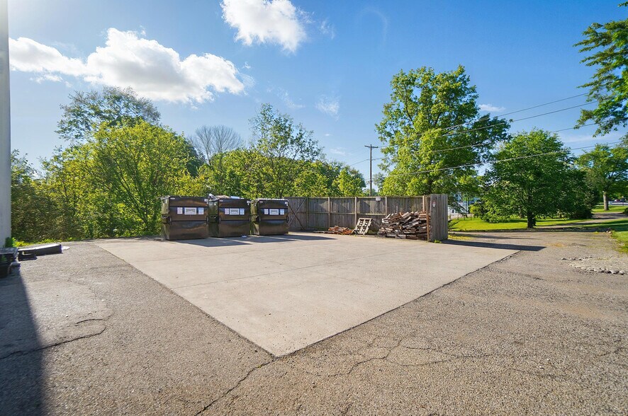 More Photos Of 50 Eswin St, Cincinnati Freestanding For Sale