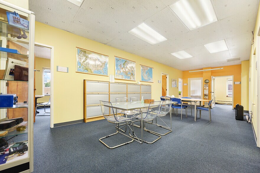 More Photos Of 5938-5948 Baum Blvd, Pittsburgh Medical For Lease