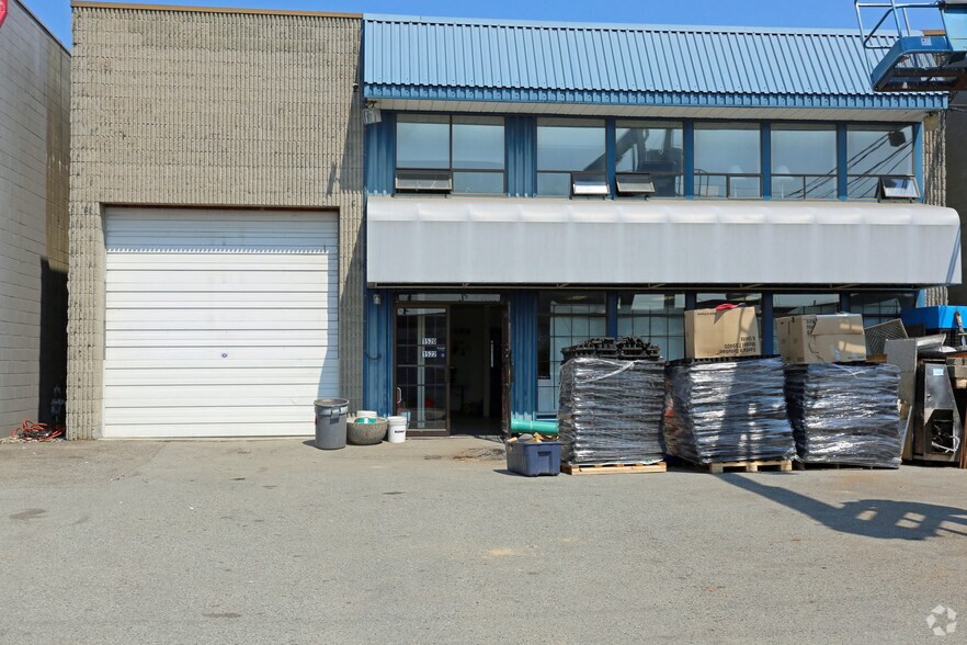 More Photos Of 1520-1522 Richmond St, North Vancouver District Warehouse For Sale