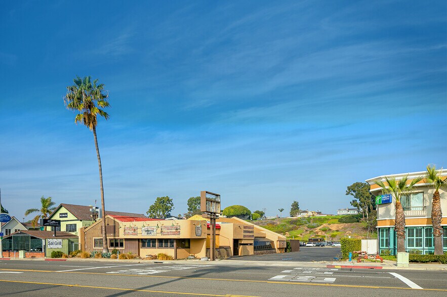 More Photos Of 2332 W Coast Hwy, Newport Beach Restaurant For Lease