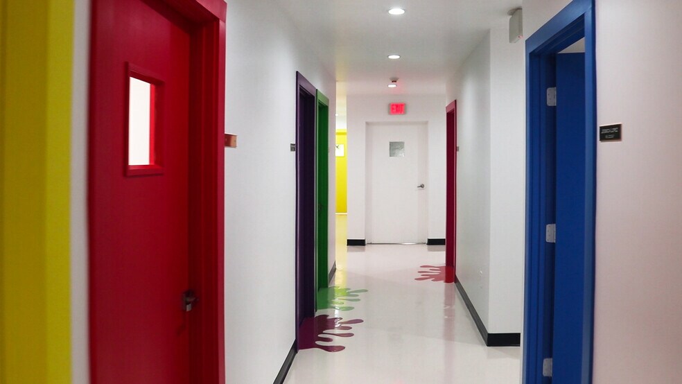More Photos Of 1140 W 50th St, Hialeah Medical For Sale