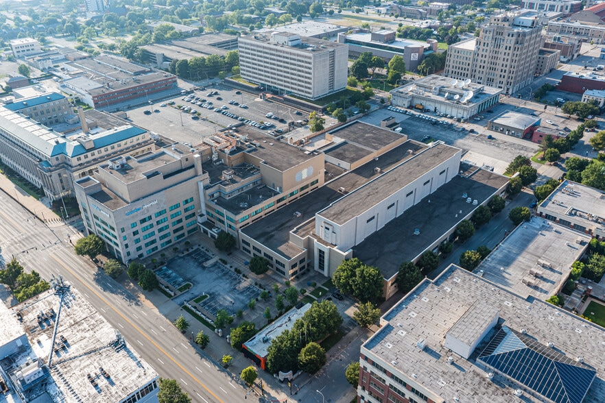 More Photos Of 525 W Broadway, Louisville Industrial For Sale