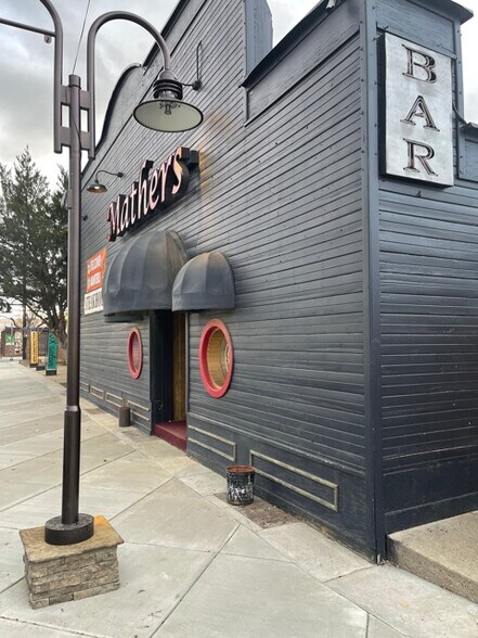 More Photos Of 420 Yampa Ave, Craig Restaurant For Sale