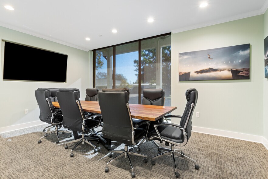 More Photos Of 1927 Columbus Ave, Waco Office For Sale