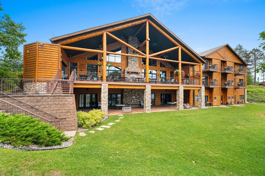 More Photos Of 18398 Waubee Park Ln, Lakewood Hotel For Sale