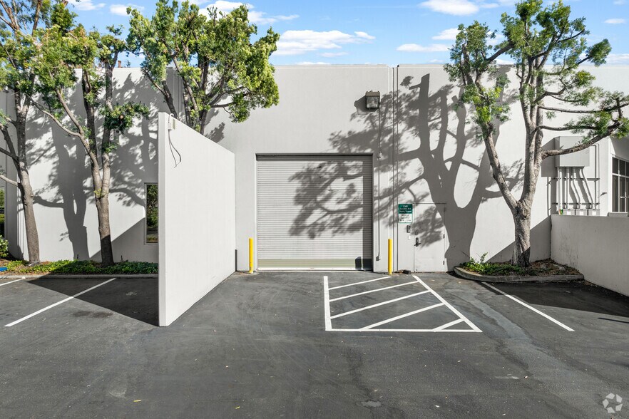 More Photos Of 2580-2584 Junction Ave, San Jose Research And Development For Lease