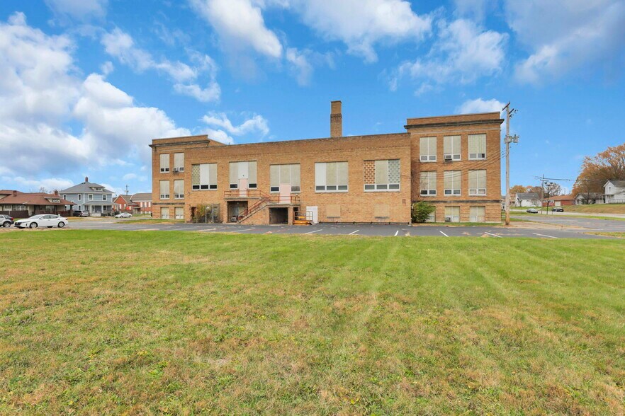 More Photos Of 300 E Auburn Ave, Springfield Office For Sale