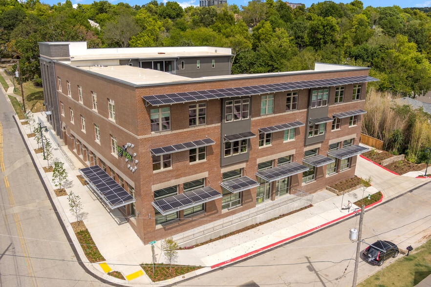 More Photos Of 288 S School Ave, Fayetteville Office Residential For Lease