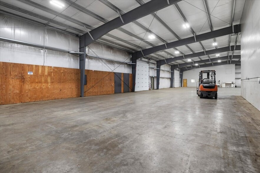 More Photos Of 600 Goldfish Farm Rd SE, Albany Warehouse For Lease